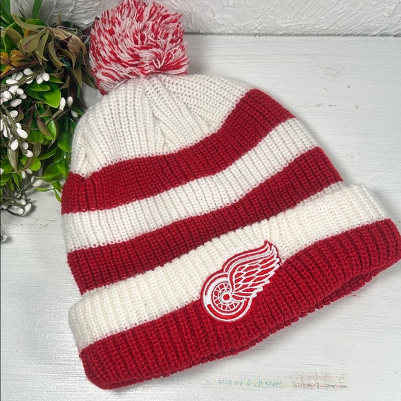 NHL Detroit Red Wings Red White Striped Knit Beanie Hat with Pom-Pom Hockey Hat - Picture 1 of 12